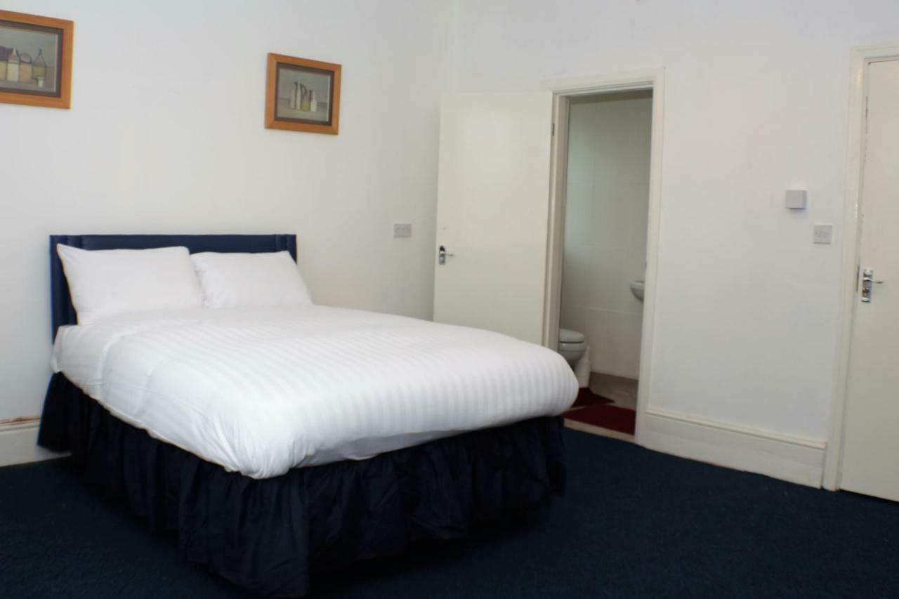 Oyo Hala Guest House Manchester Buitenkant foto