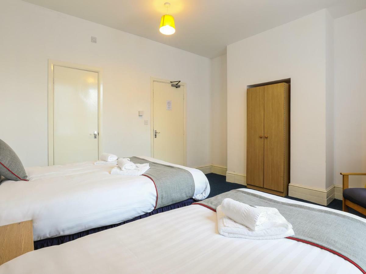 Oyo Hala Guest House Manchester Buitenkant foto