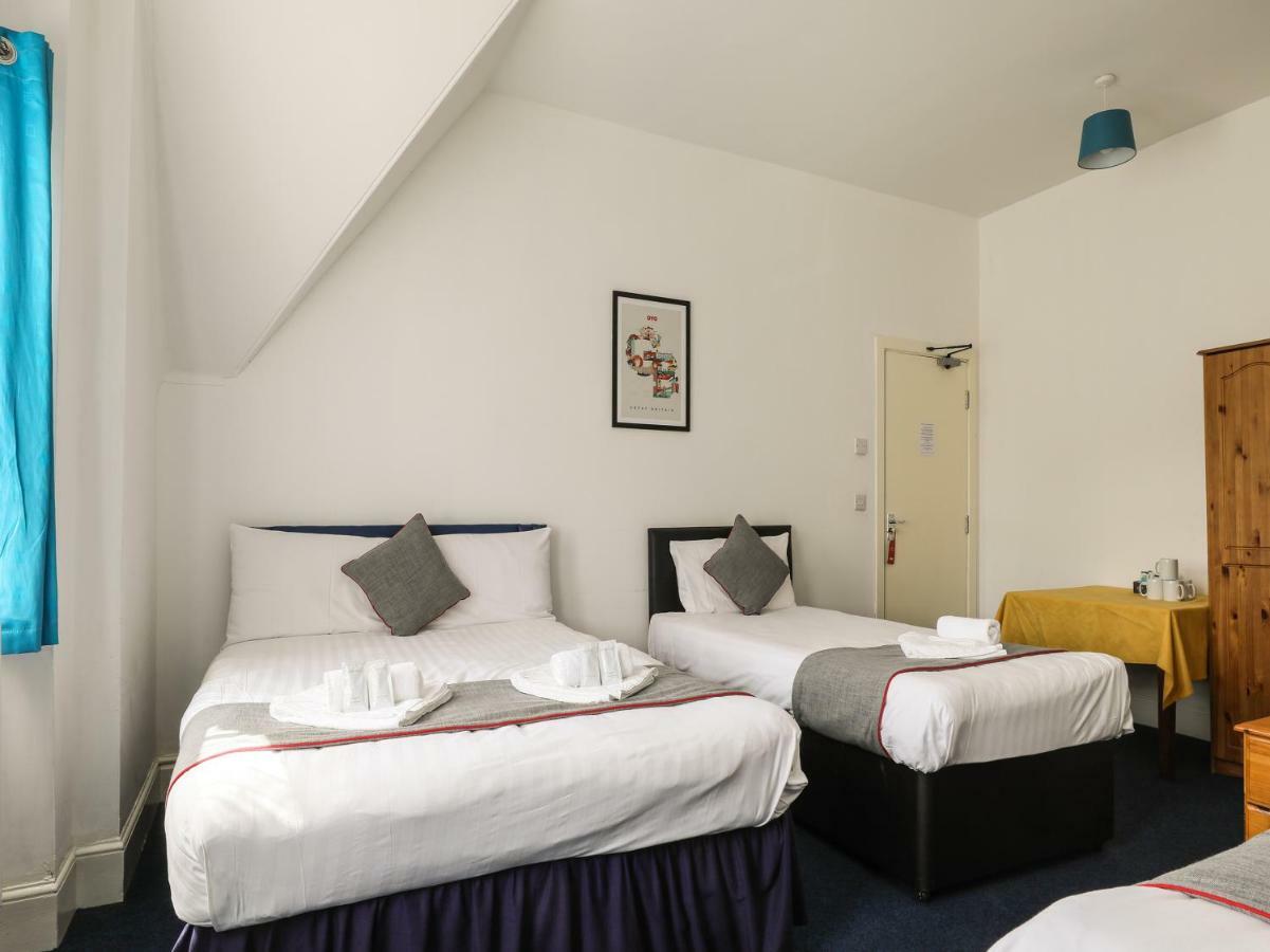 Oyo Hala Guest House Manchester Buitenkant foto